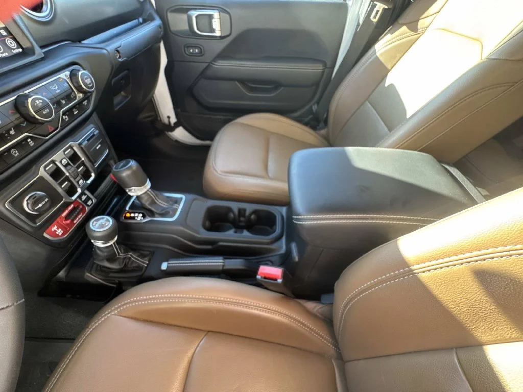 Used 2023 White Jeep Rubicon image 41