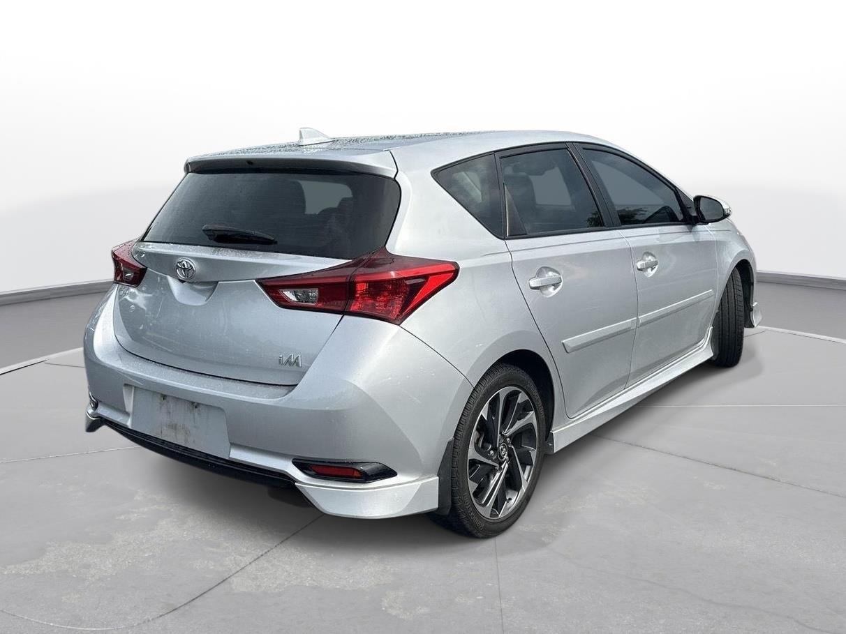 Used 2017 Classic Silver Metallic Toyota Base image 6