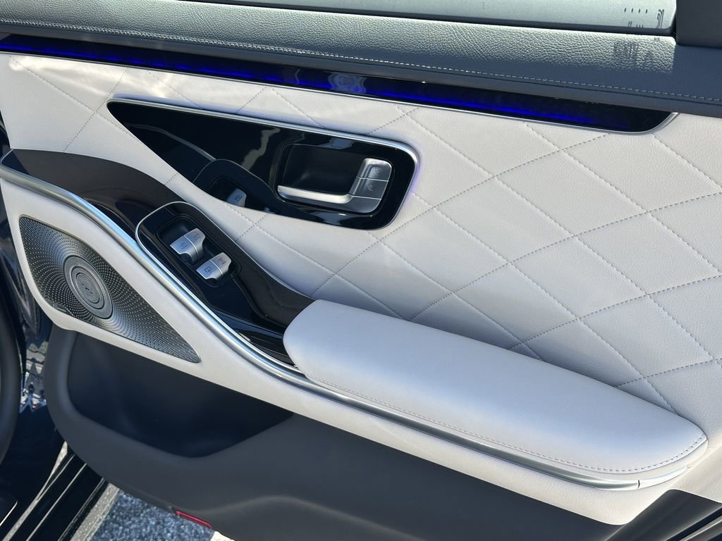 New 2026 Nautical Blue Metallic Mercedes-Benz S 580e image 19