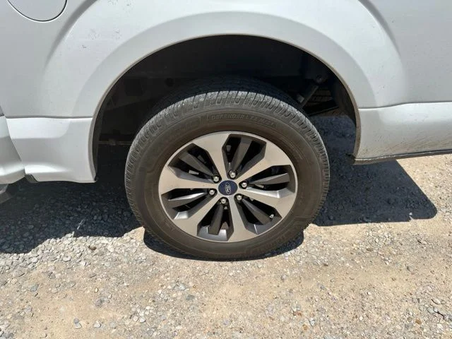 Used 2020 White Ford XL image 25