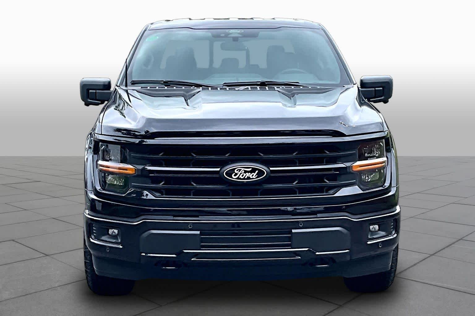 New 2026 Agate Black Metallic Ford XLT image 3