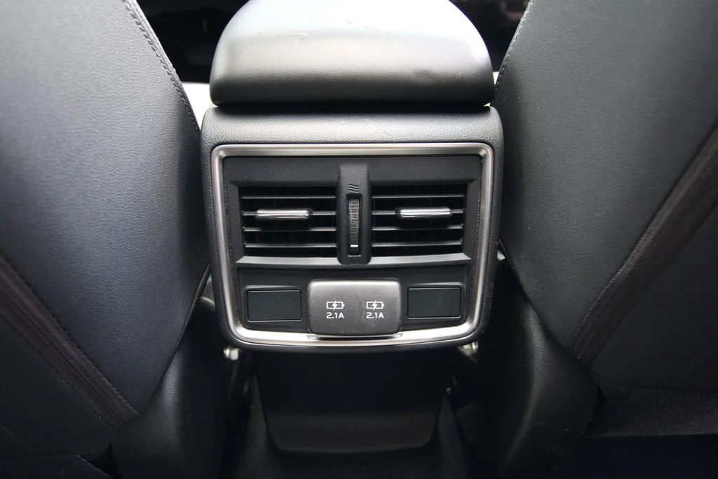 Used 2021  Subaru Premium image 34