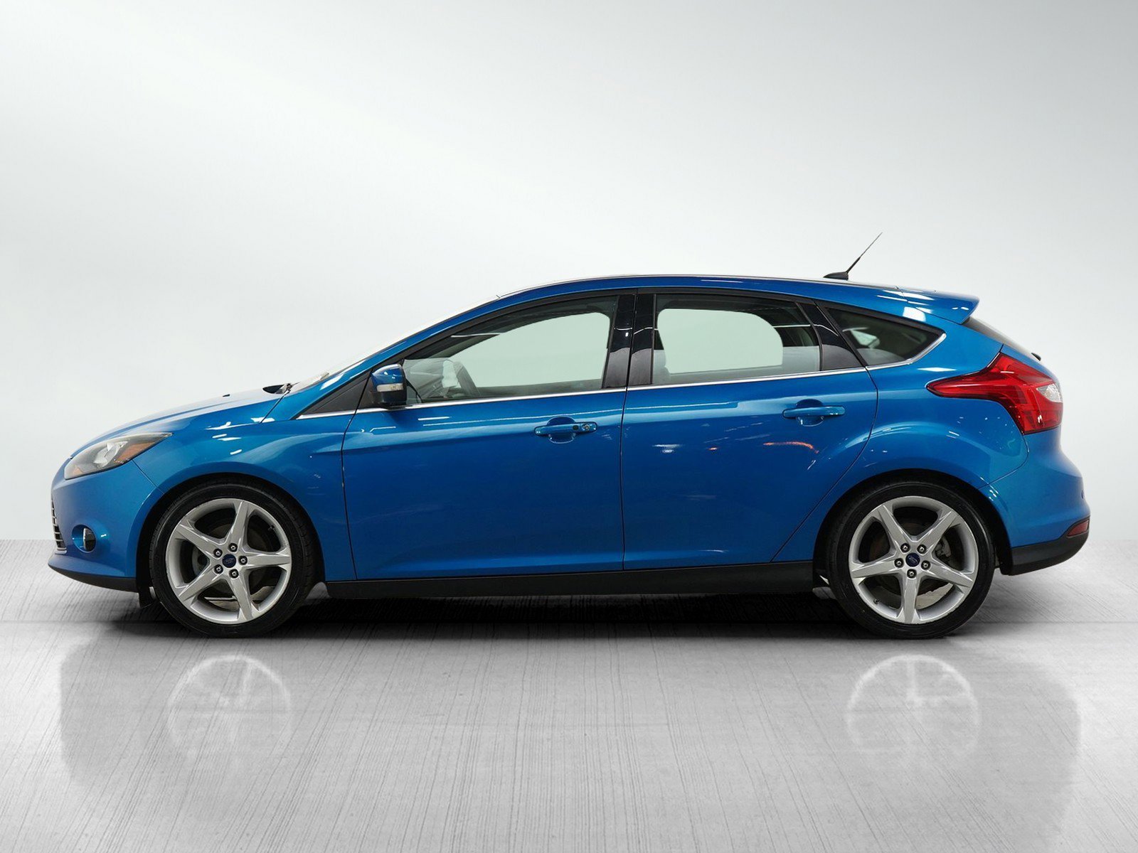 Used 2014 Ford Focus Titanium with VIN 1FADP3N25EL423144 for sale in South Saint Paul, Minnesota