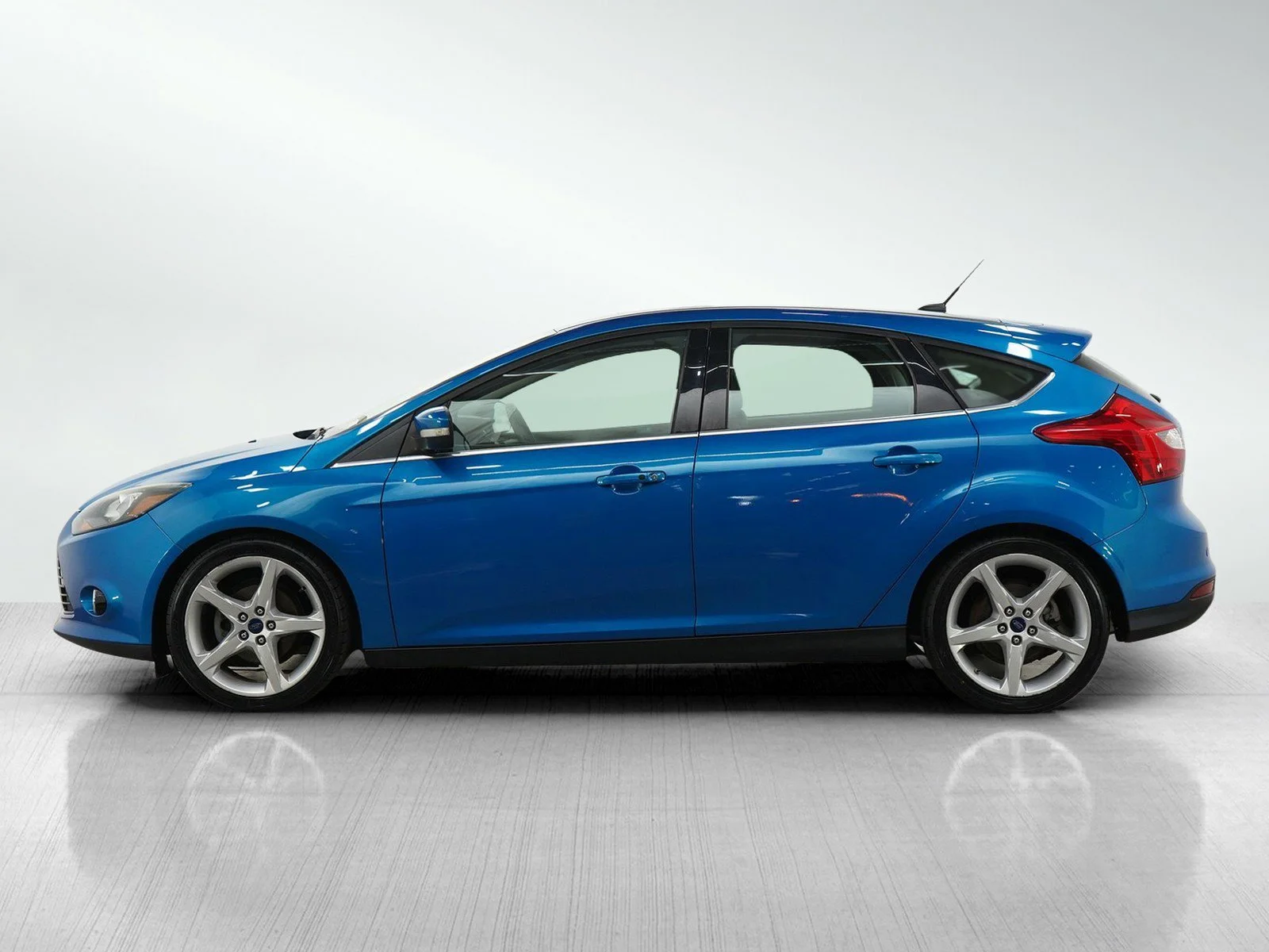 Used 2014 Ford Focus Titanium with VIN 1FADP3N25EL423144 for sale in South Saint Paul, Minnesota