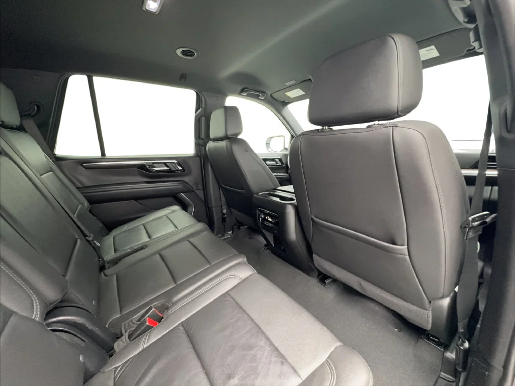 Used 2025 White Chevrolet LT image 36