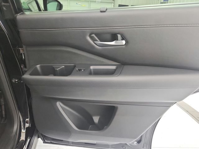 Used 2025 Black Nissan SL image 44