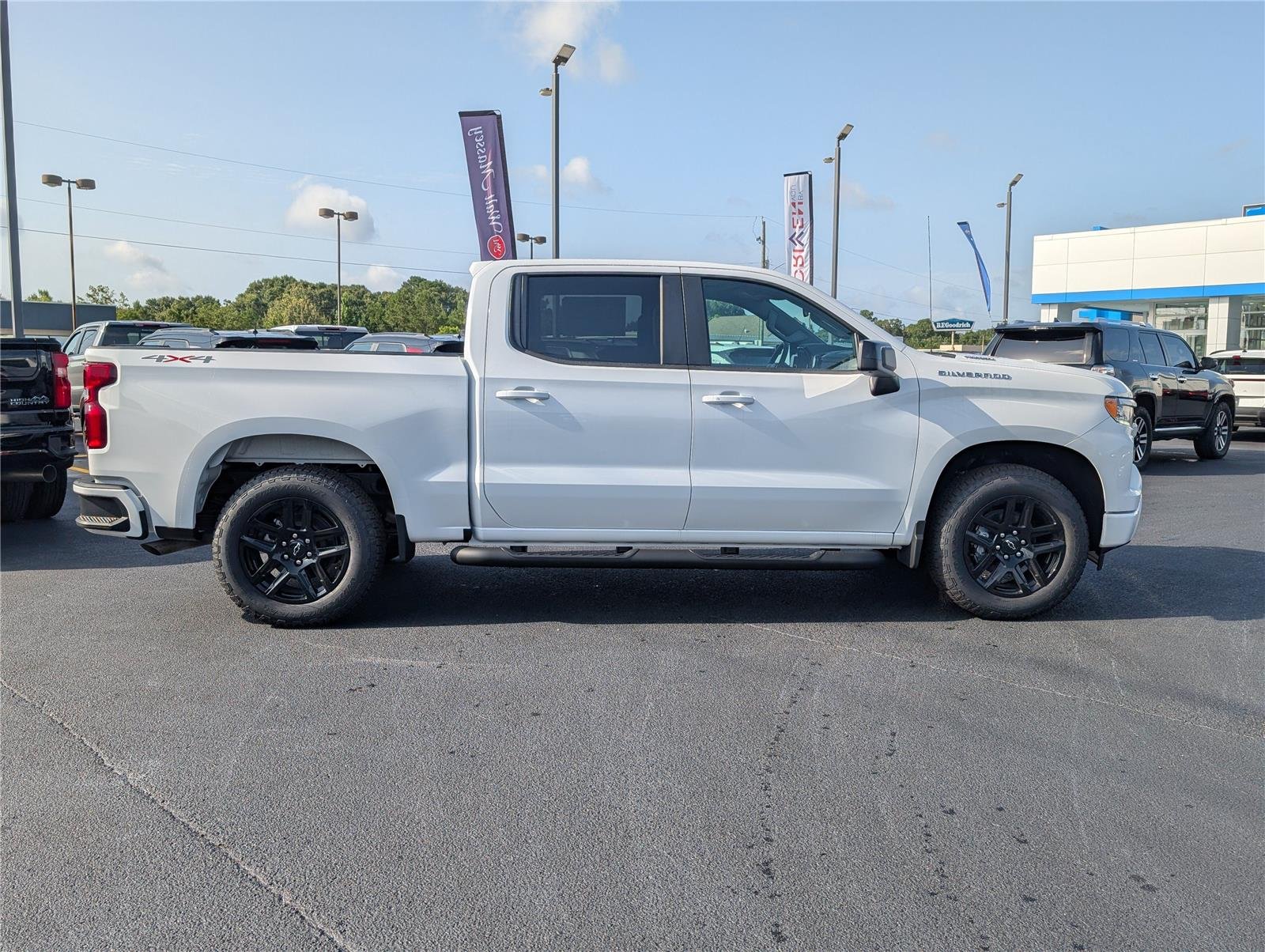 New 2026 Summit White Chevrolet RST image 2