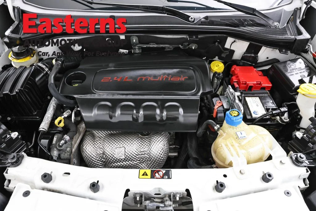 Used 2022 White Ram Base image 7