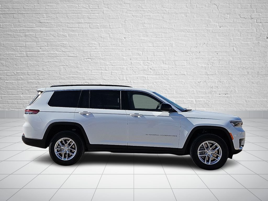 New 2026 Bright White Clear-Coat Exterior Paint Jeep Laredo image 5