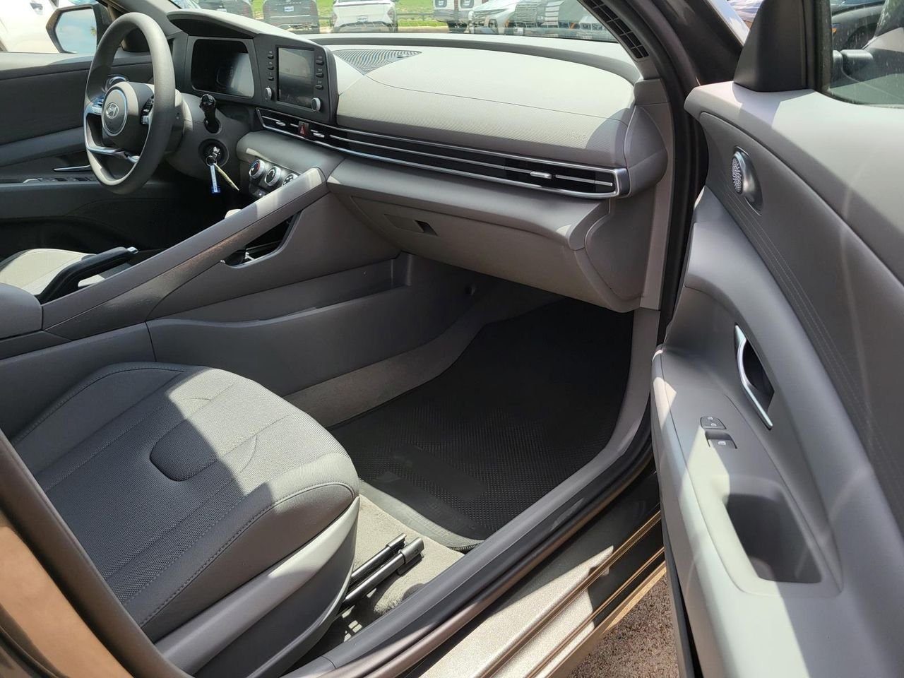 New 2026 Amazon Gray Hyundai SE image 7