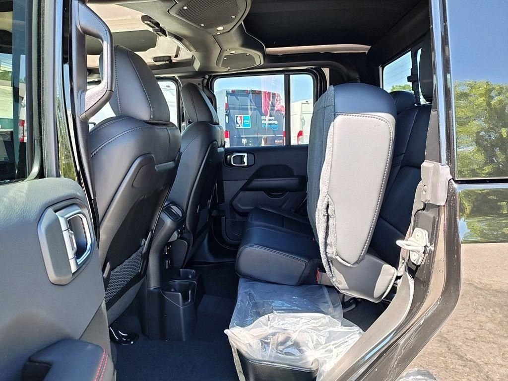New 2026 Black Clearcoat Jeep Rubicon X image 32