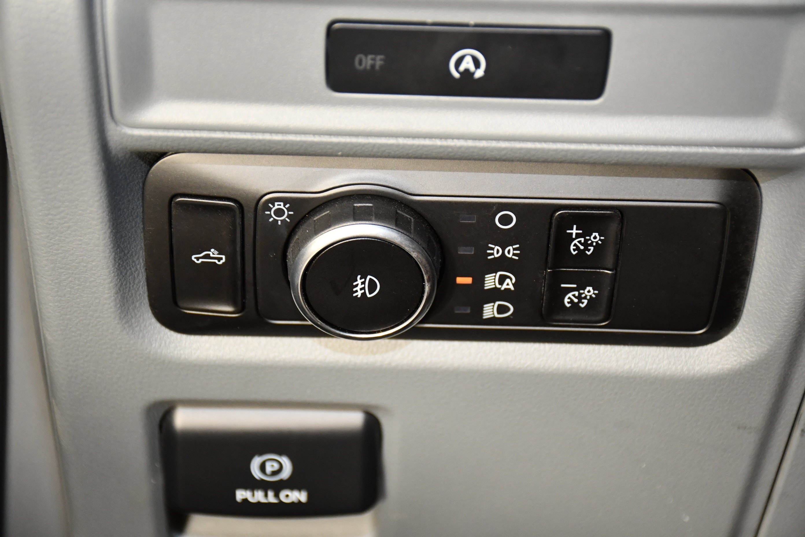 Used 2025 Black Metallic Ford XLT image 35