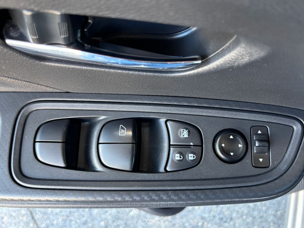 2025 Nissan Versa Sedan SV - Photo 24