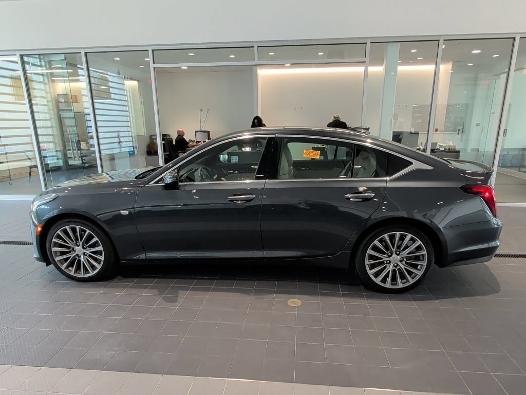 Used 2020 SHADOW METALLIC Cadillac Premium Luxury image 7