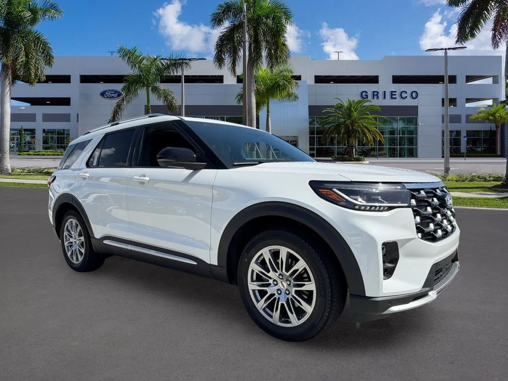 New 2027 Star White Metallic Tri-Coat Ford Platinum™ image 1