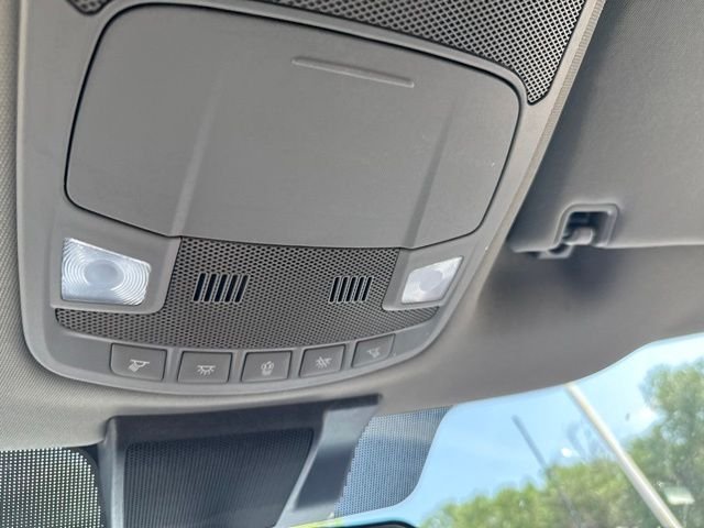 Used 2022 White Ford XLT image 19