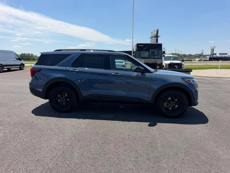 New 2026 Vapor Blue Metallic Ford Tremor image 4
