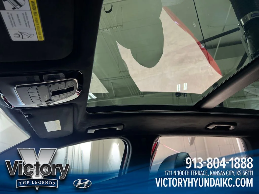 Used 2022 Red Hyundai Calligraphy image 21
