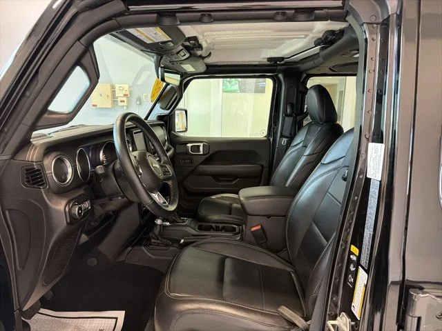 Used 2021 Black Jeep Unlimited Sahara image 13