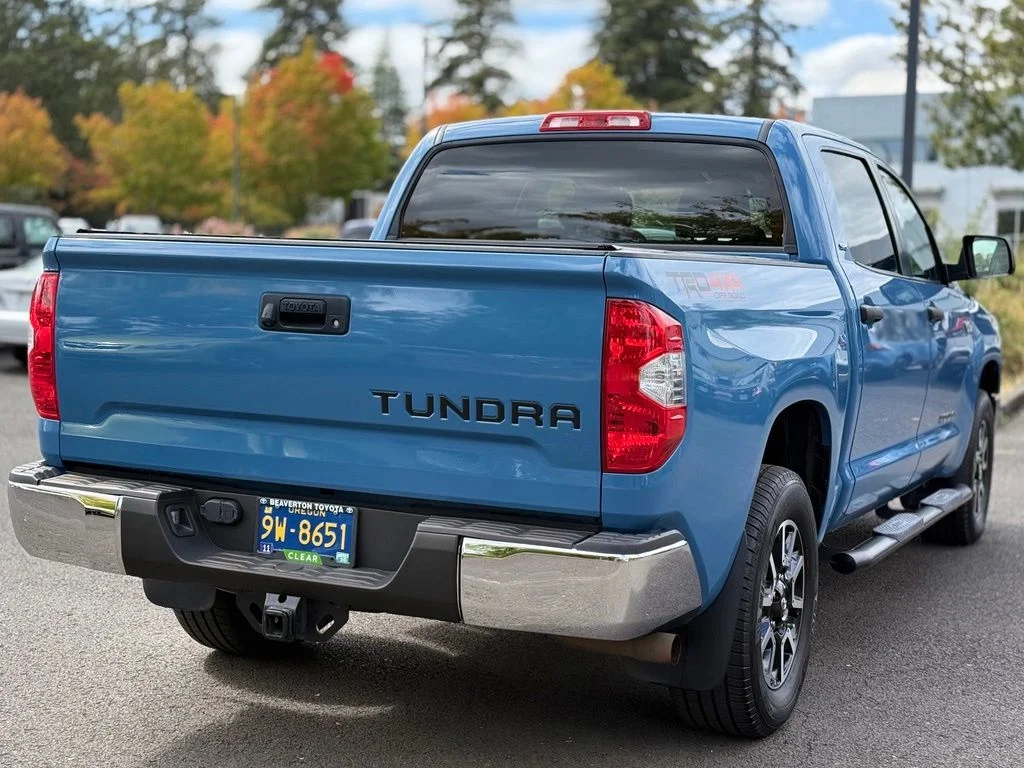 Used 2019 Blue Toyota SR5 image 5