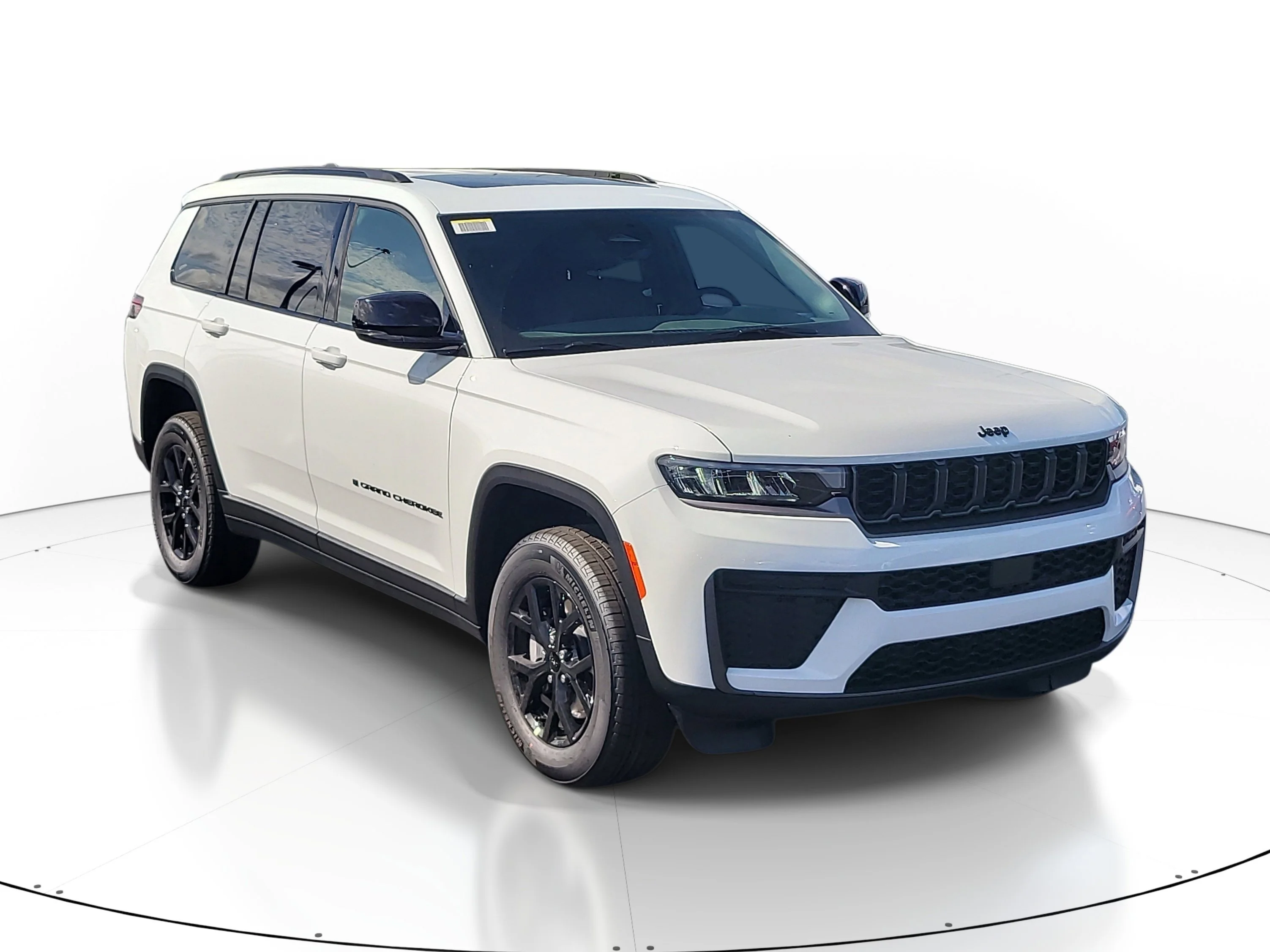 New 2026 Bright White Clearcoat Jeep Laredo Altitude image 2