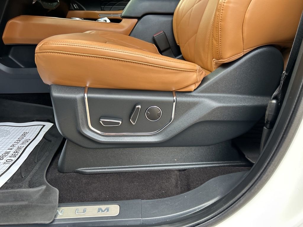Used 2022 White Metallic Ford Platinum image 14