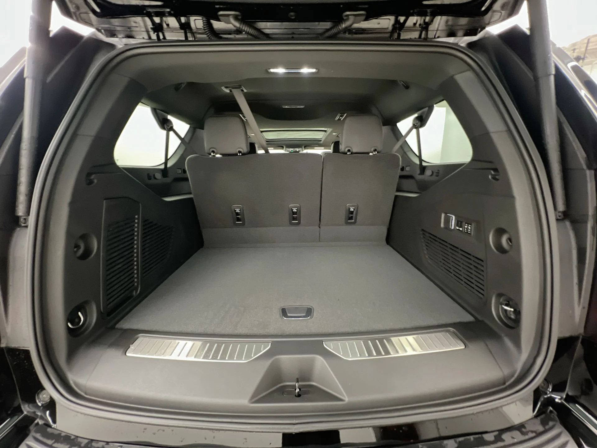 2026 GMC Yukon XL Denali - Photo 82