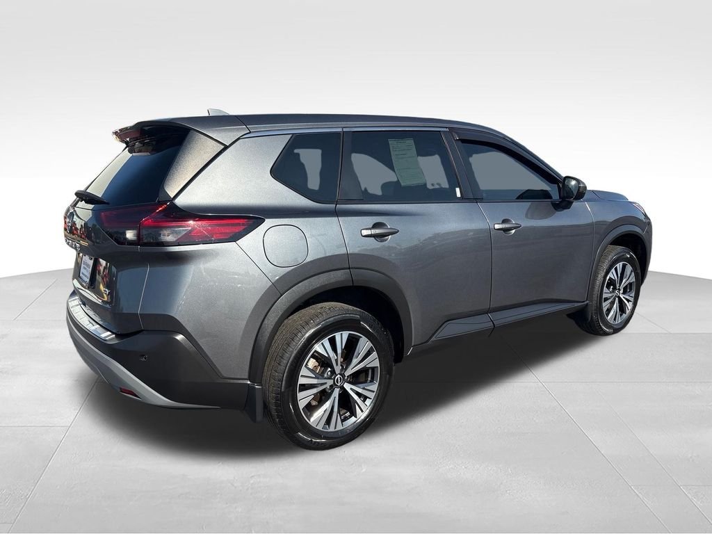Used 2022 Gray Nissan SV image 5
