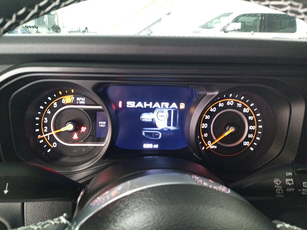 Used 2025 Gray Jeep Sahara image 20