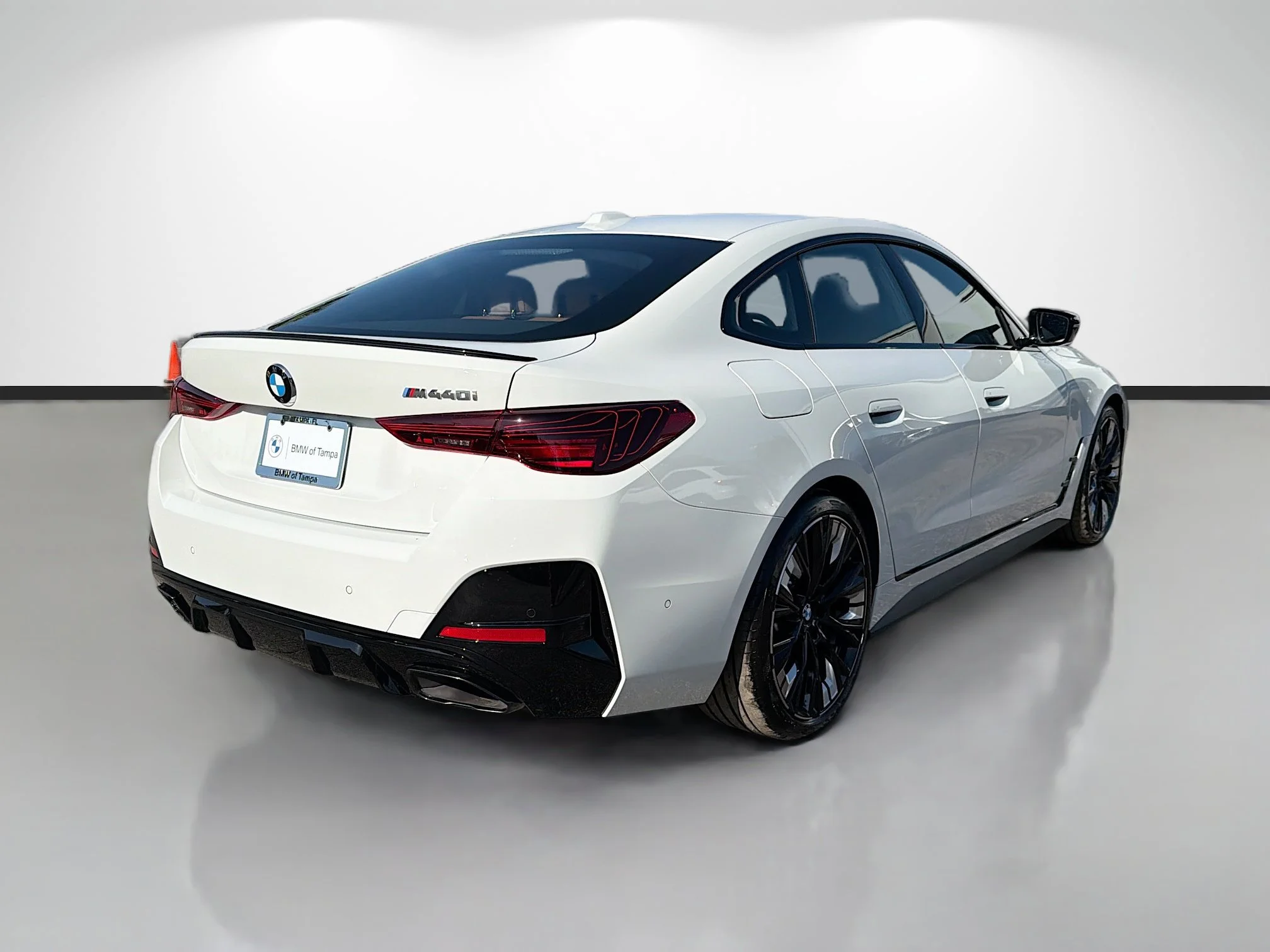New 2026 Alpine White BMW M440i image 3