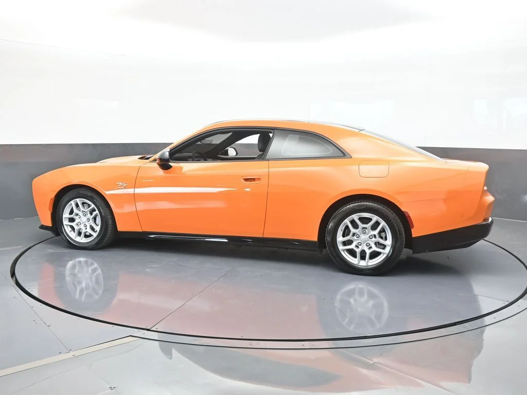 Used 2025 Dodge Charger Daytona R/T with VIN 2C3CDBCK5SR559762 for sale in Miami Lakes, FL