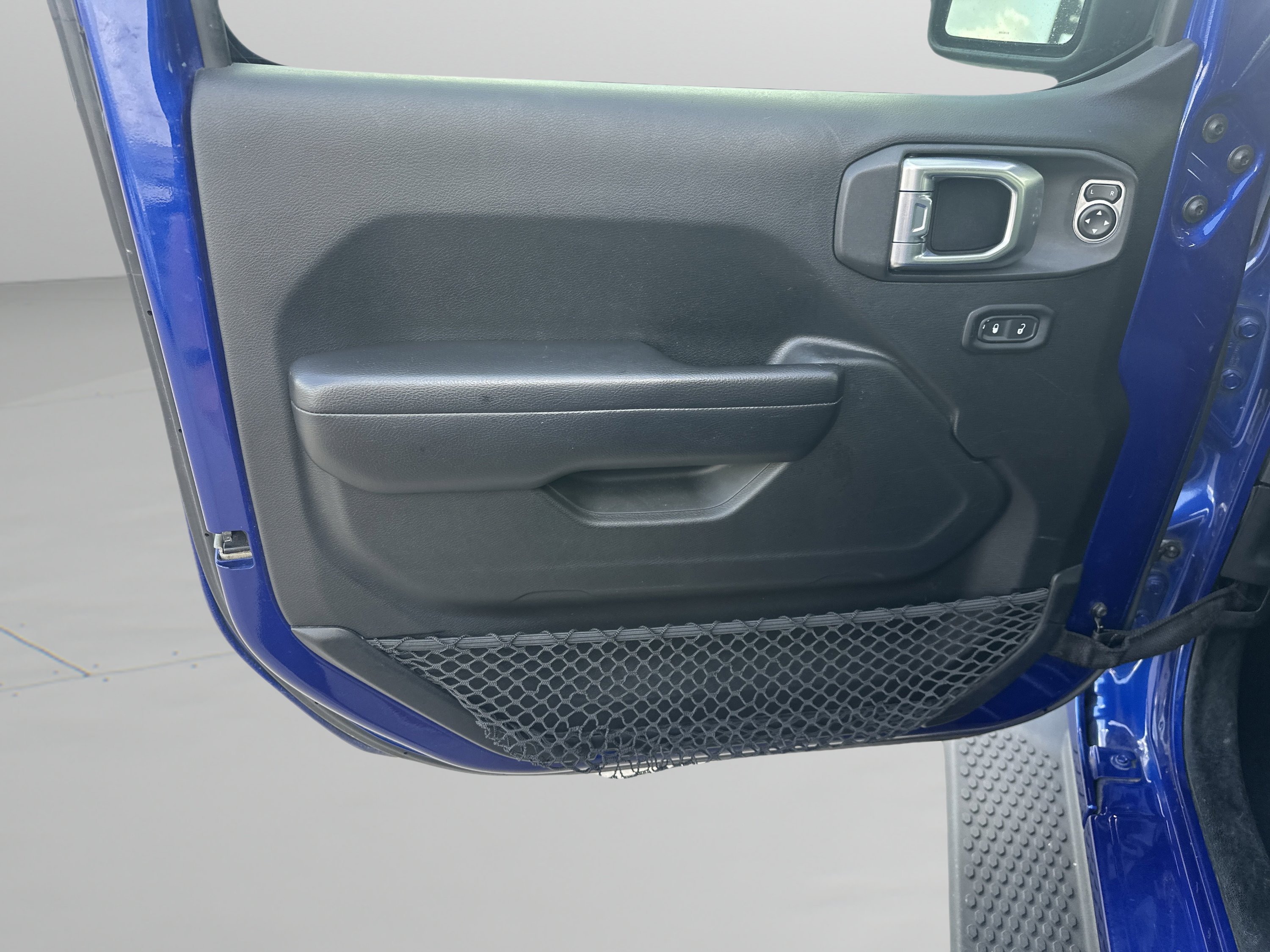 Used 2018 Ocean Blue Metallic Clearcoat Jeep Unlimited Sport S image 10