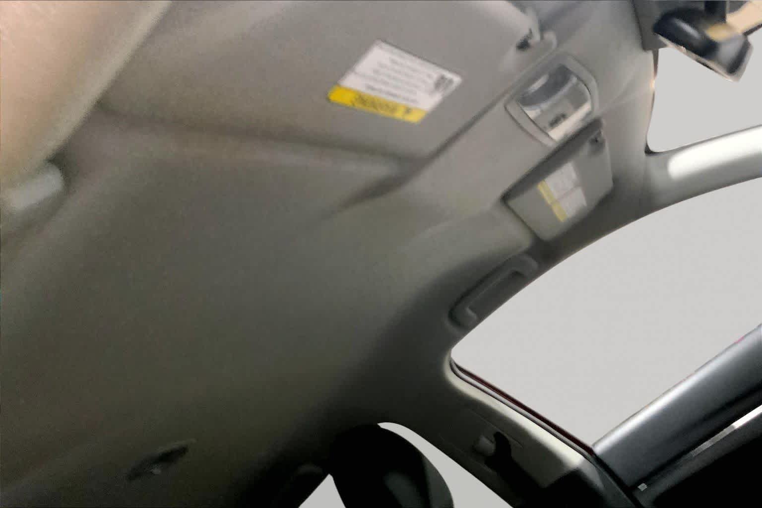 Used 2022 Red Diamond Mitsubishi ES image 14