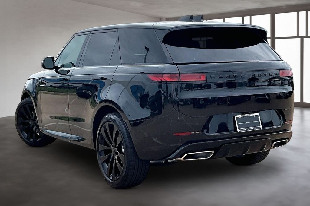 New 2026 Santorini Black LAND ROVER Dynamic SE image 3