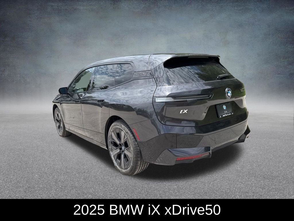 Used 2025 Gray BMW xDrive50 image 3