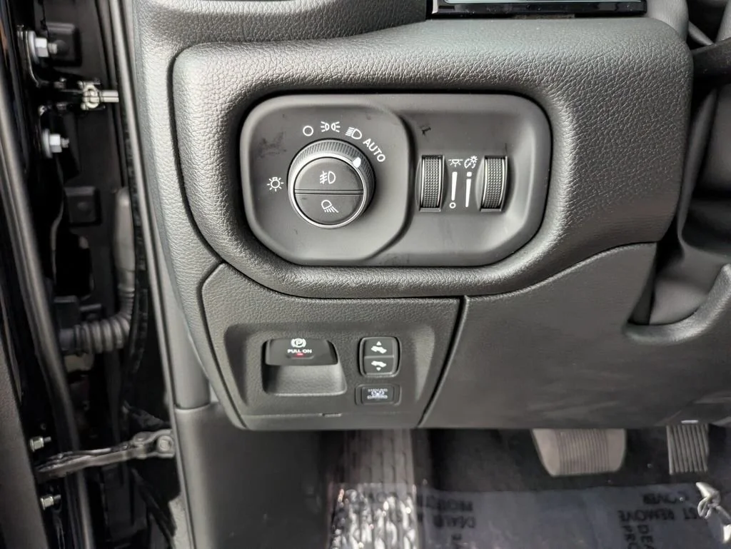 2026 RAM 1500 Rebel - Photo 24