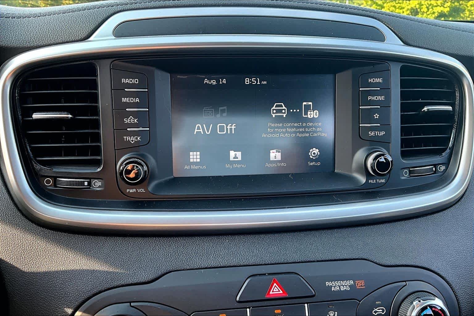 Used 2019 Everlasting Silver Kia L image 36