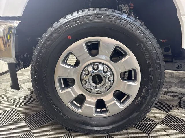New 2026 Oxford White Ford Lariat image 10