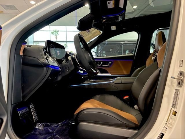 New 2026 MANUFAKTUR Moonlight White Magno Mercedes-Benz AMG® E 53 E 4MATIC+ Wagon image 19