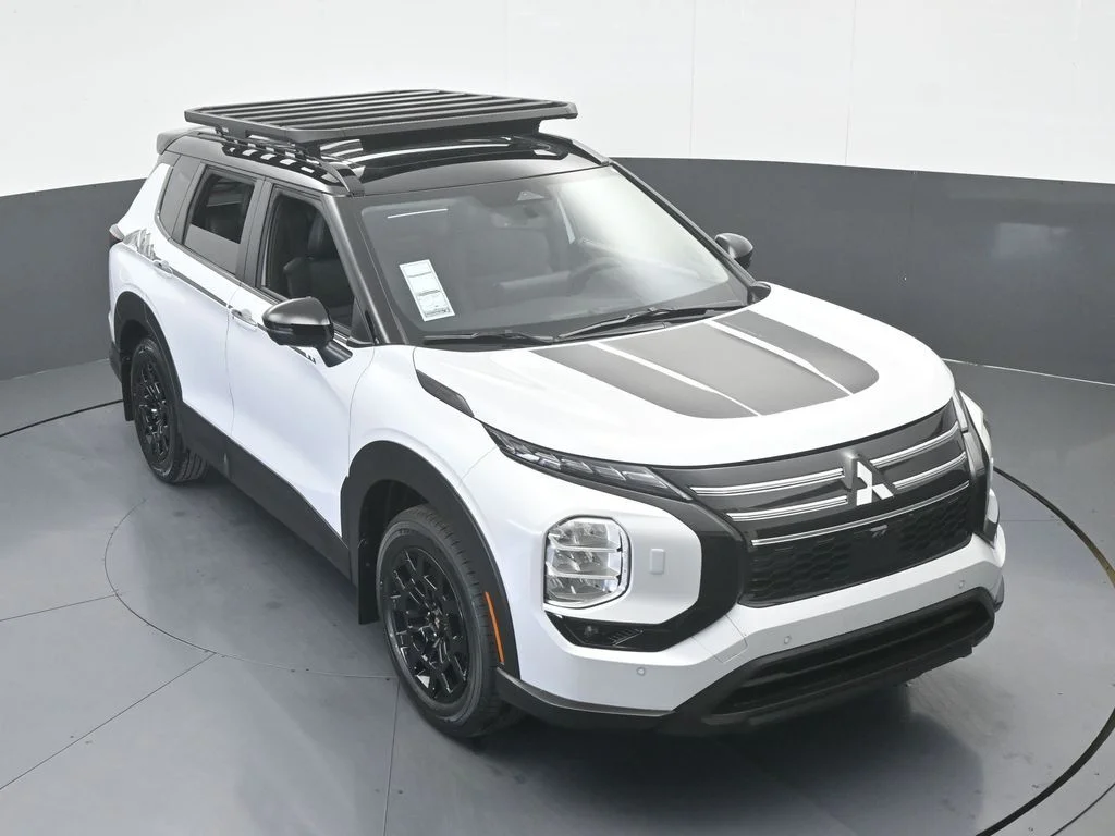 New 2026 White / Black Mitsubishi Trail Edition image 65