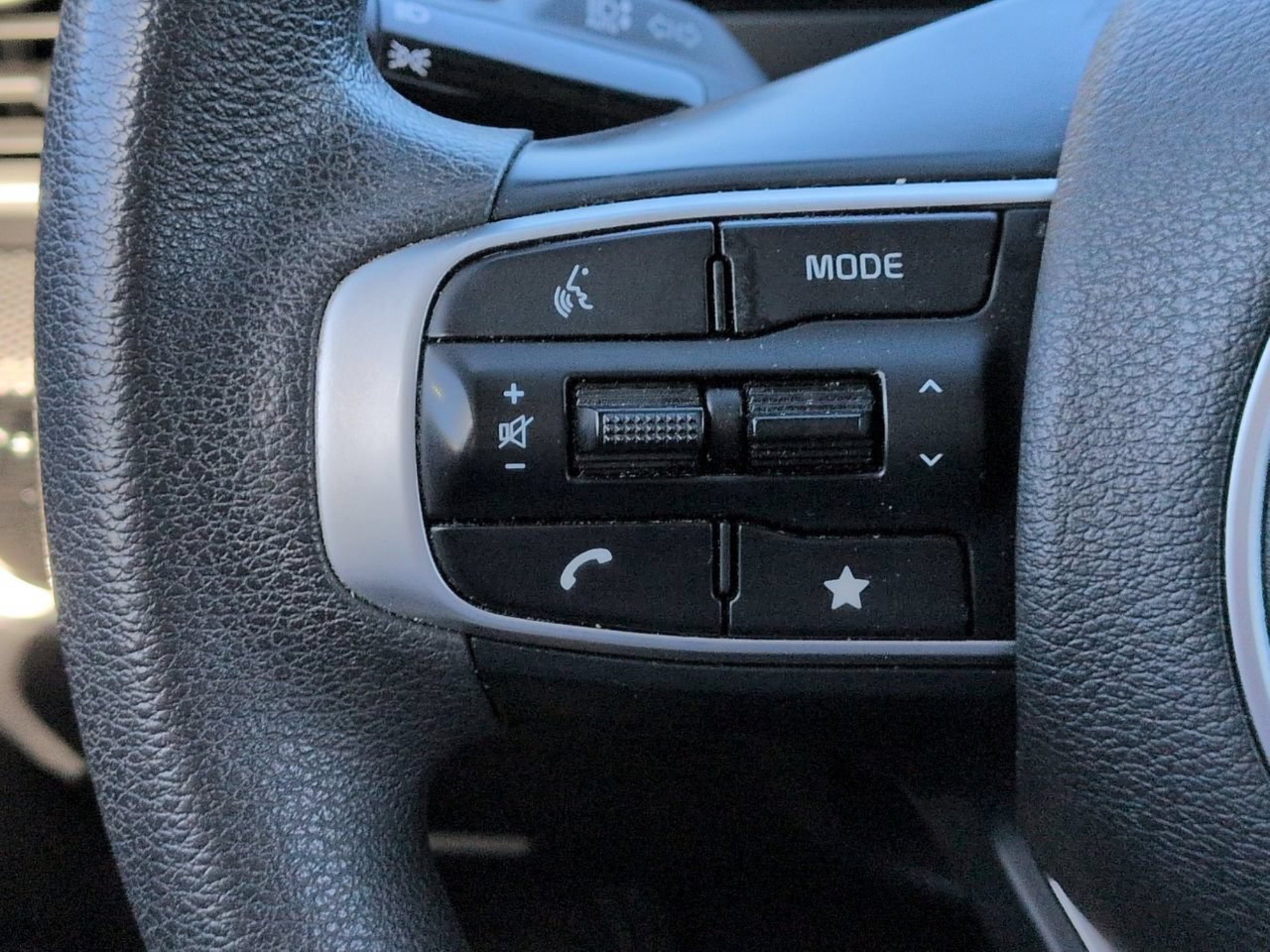 Used 2024 Gravity Gray Kia LX image 22