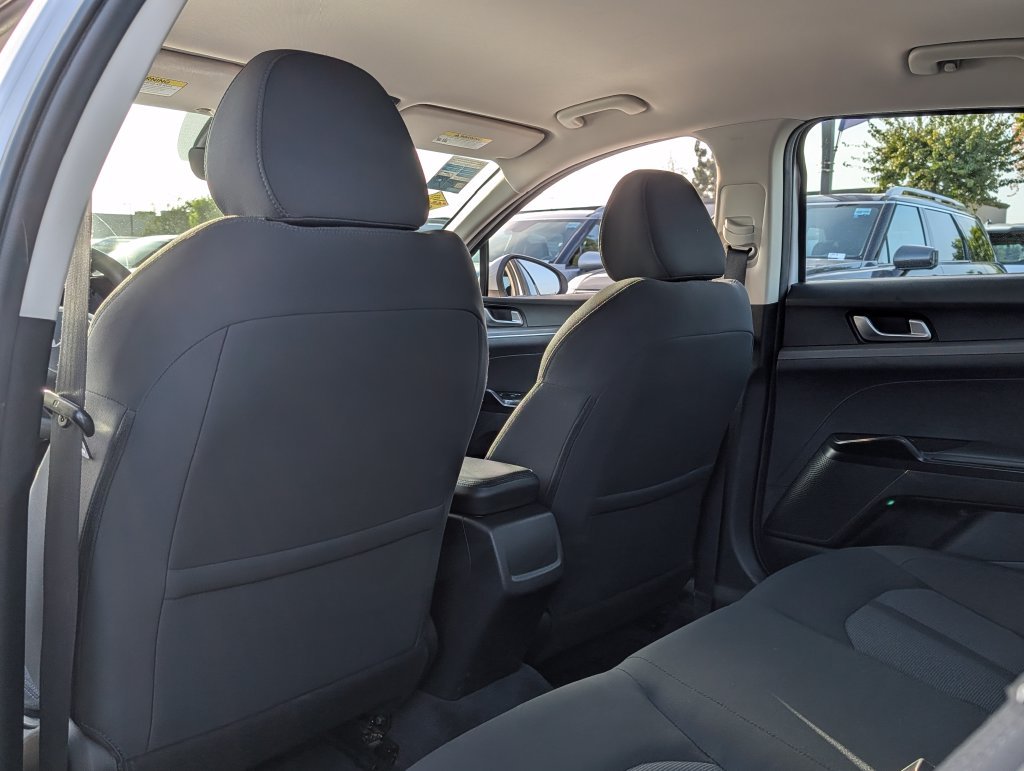 2022 Kia K5 LX - Photo 12