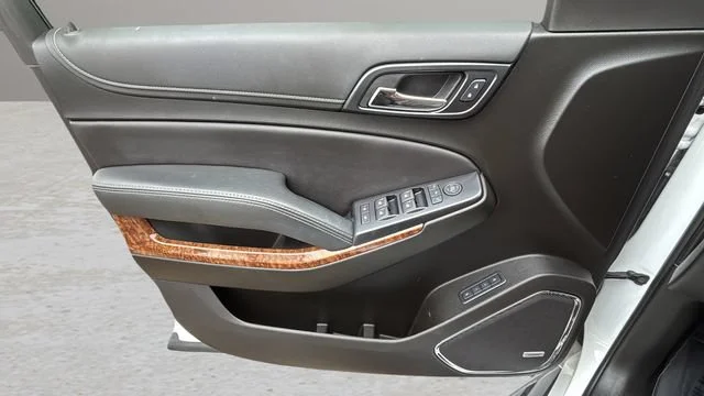 Used 2019 SUMMIT WHITE Chevrolet Premier image 17