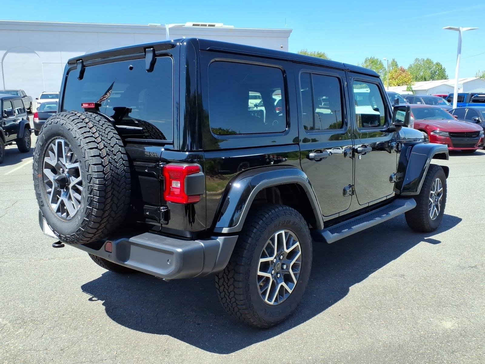 New 2026 Black Clear-Coat Exterior Paint Jeep Sahara image 2