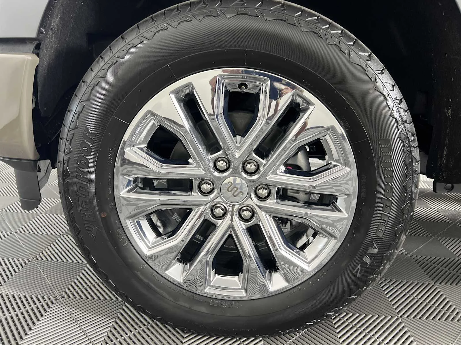 New 2026 Carbonized Gray/Marsh Gray Ford King Ranch image 11