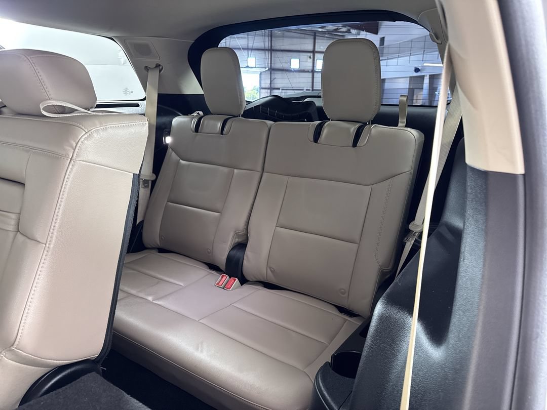 Used 2023 White Ford Limited image 23