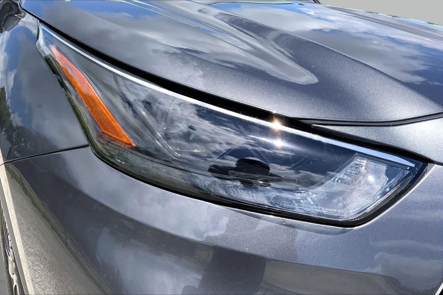Used 2025 Magnetic Gray Metallic Toyota XLE image 27