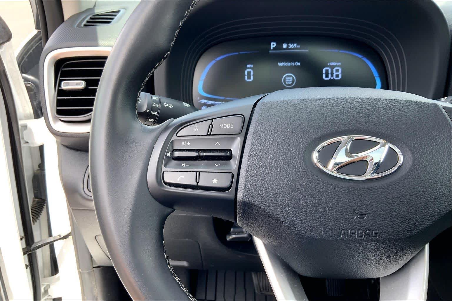 Used 2025 Lunar White Hyundai SEL image 24