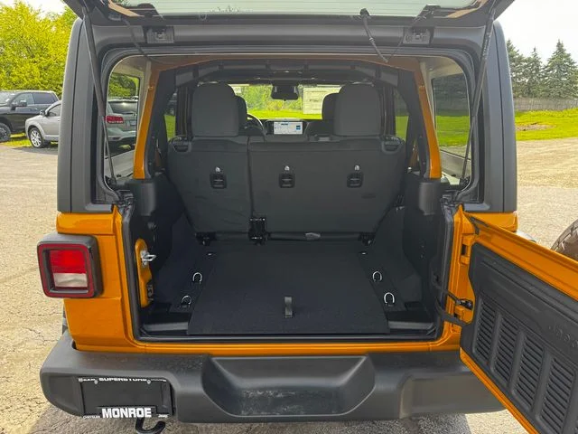 New 2026 Goldilocks Exterior Paint Jeep Sport S image 17