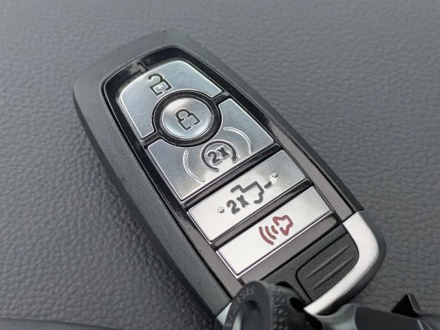 New 2026 Glacier Gray Metallic Tri-Coat Ford Lariat image 68